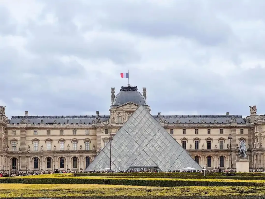 Musee-du-Louvre